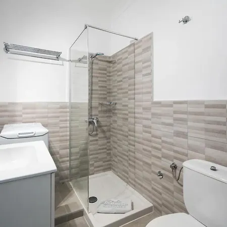Apartment Charming 1-bedroom With Ocean View In *