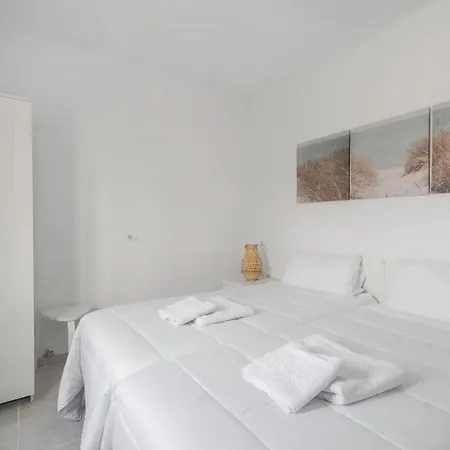 Charming 1-bedroom With Ocean View In *