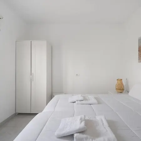 Charming 1-bedroom With Ocean View In Apartment Arona (Tenerife)