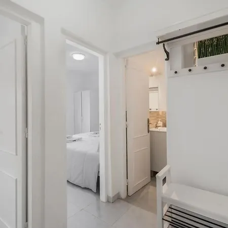 Charming 1-bedroom With Ocean View In Apartment Arona (Tenerife)